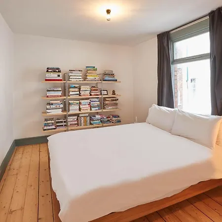 Host & - Emerald Holiday home